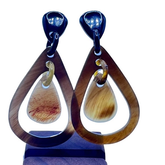 Hand carved Water Buffalo Horn earrings. Each is one of a kind. - Picture 10 of 14